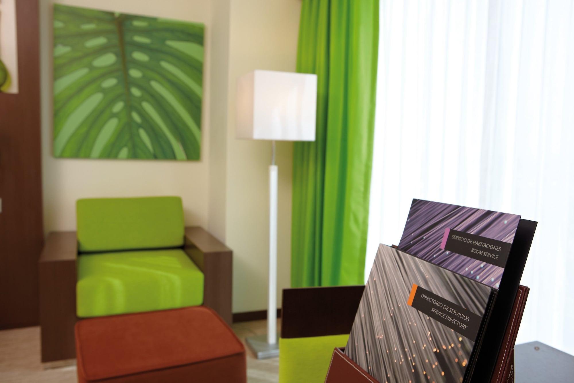Riu Plaza Guadalajara Hotell Exteriör bild
