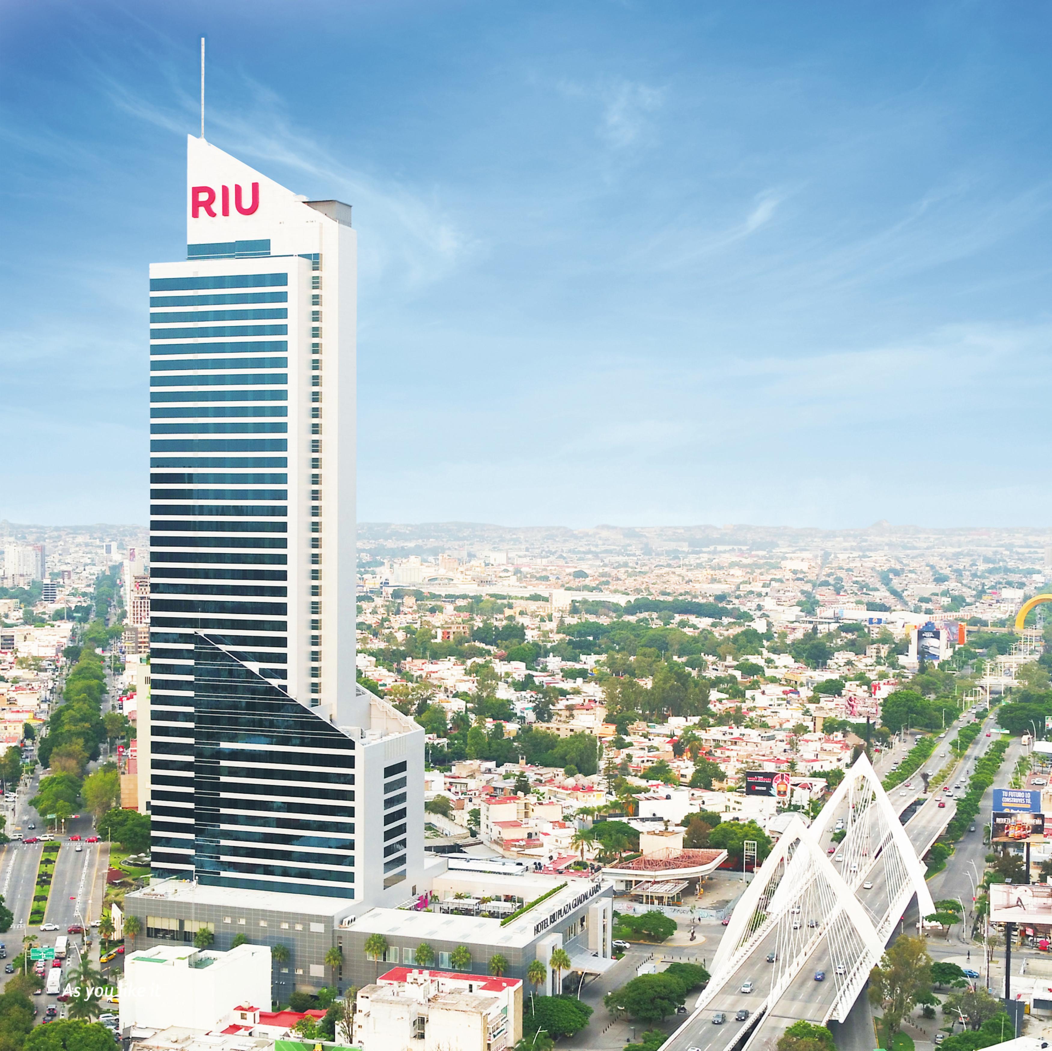Riu Plaza Guadalajara Hotell Exteriör bild