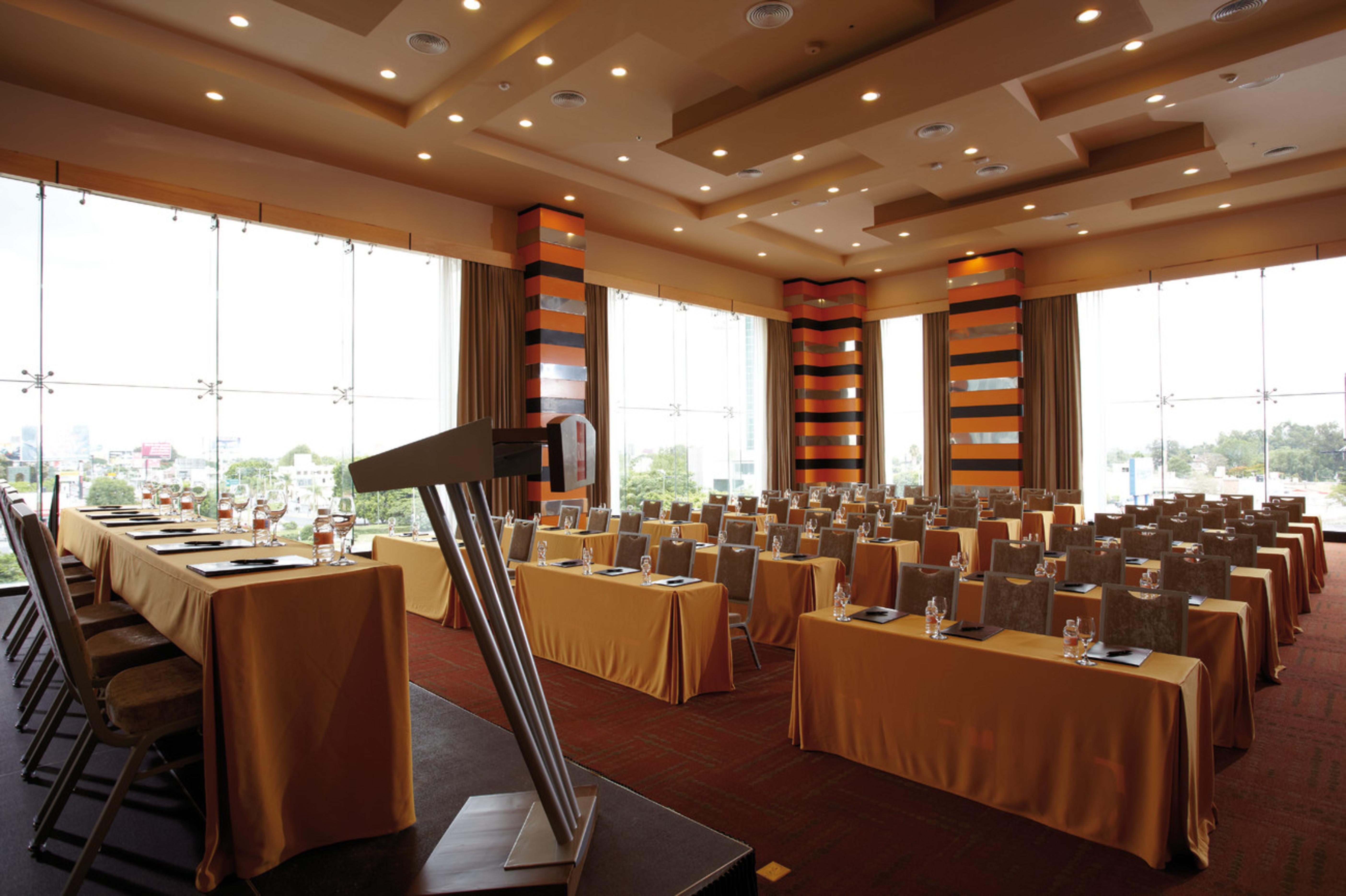 Riu Plaza Guadalajara Hotell Exteriör bild