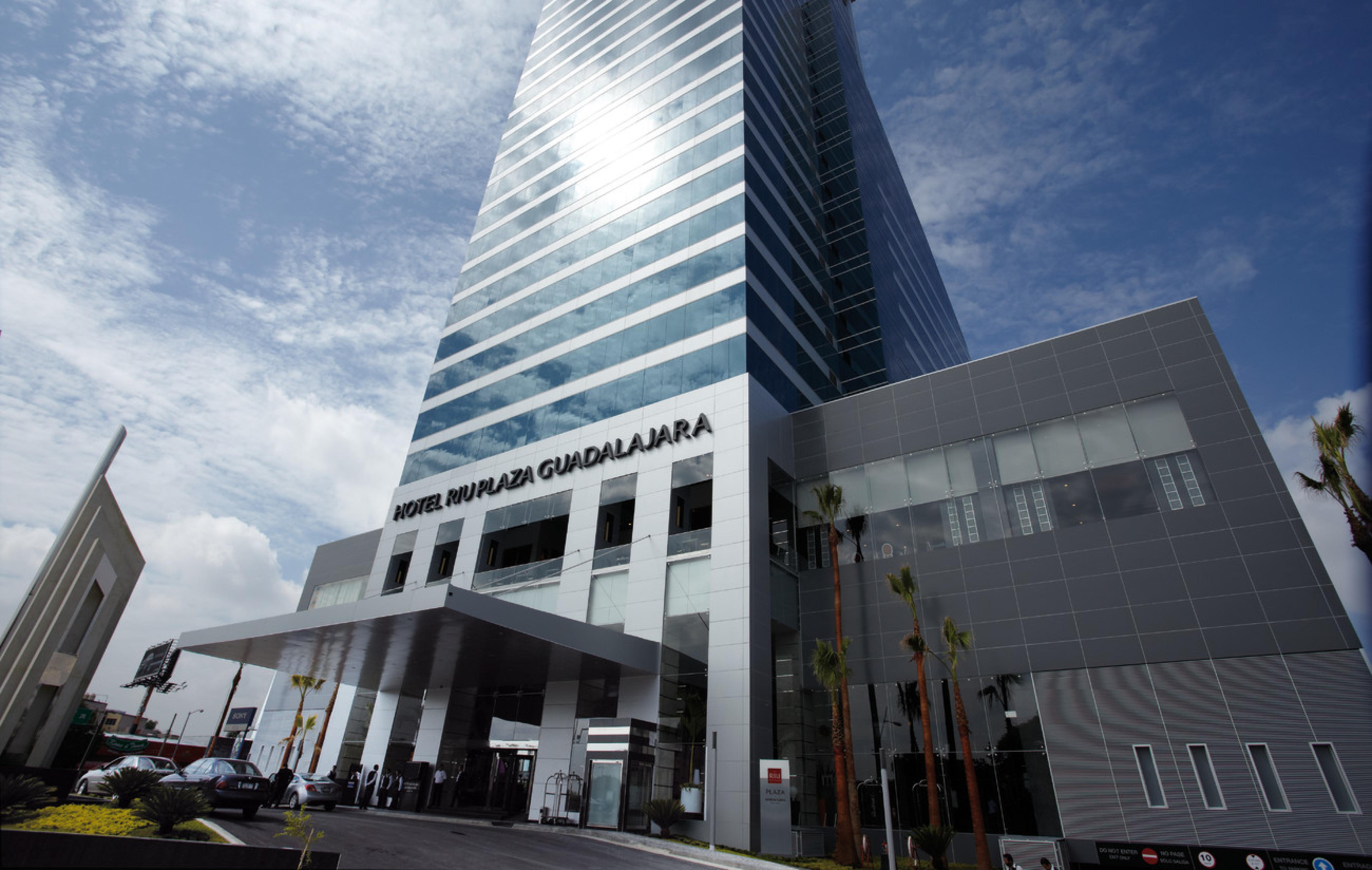 Riu Plaza Guadalajara Hotell Exteriör bild