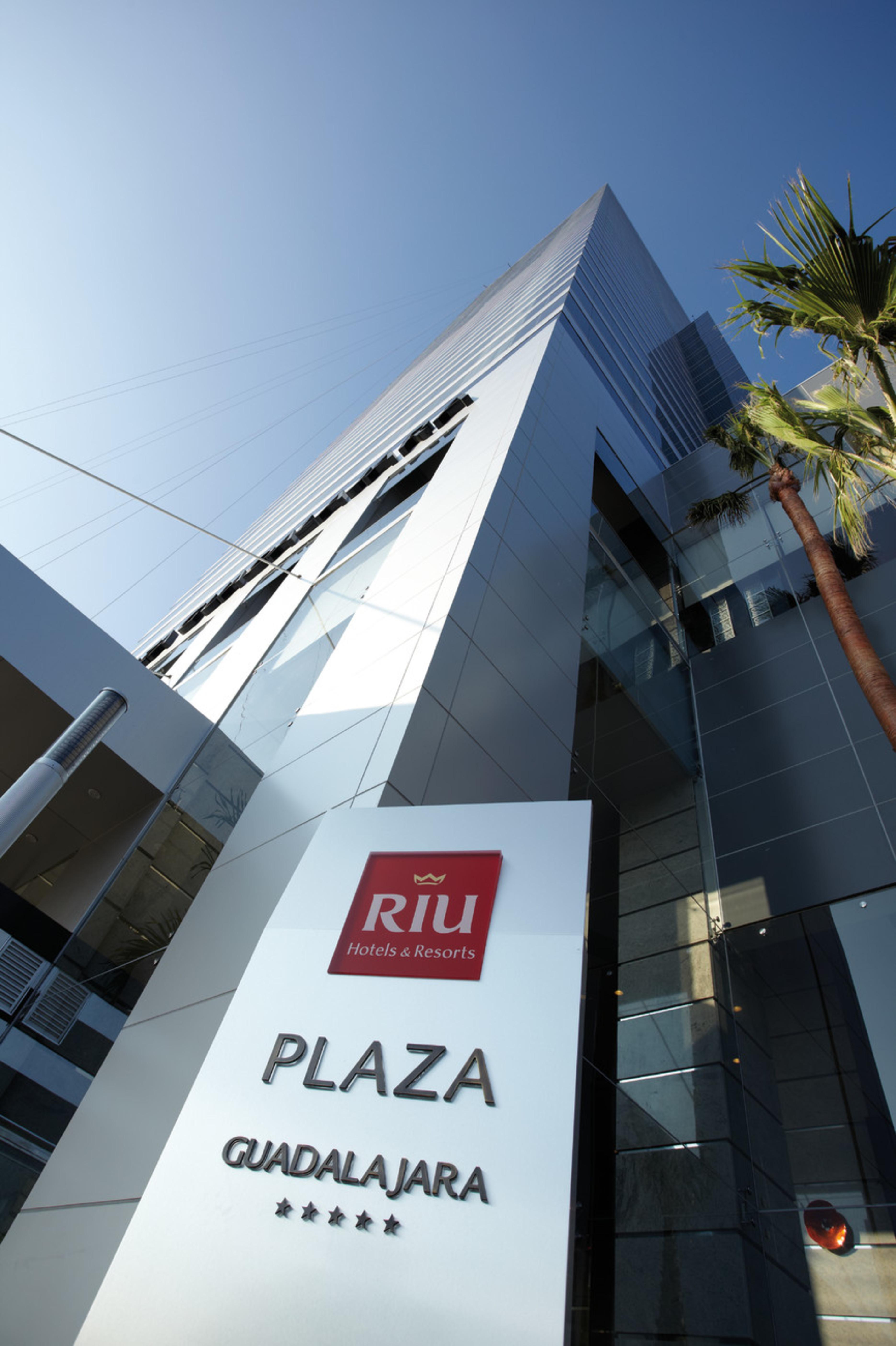 Riu Plaza Guadalajara Hotell Exteriör bild