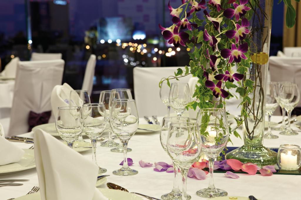 Riu Plaza Guadalajara Hotell Exteriör bild