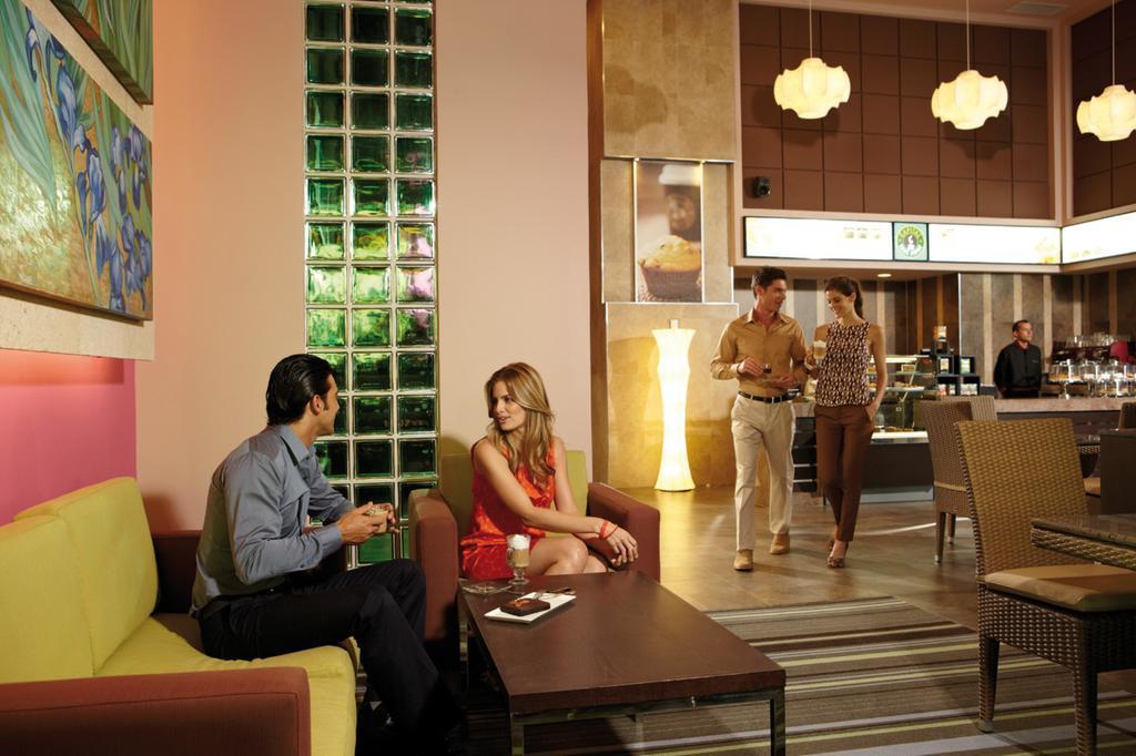 Riu Plaza Guadalajara Hotell Exteriör bild