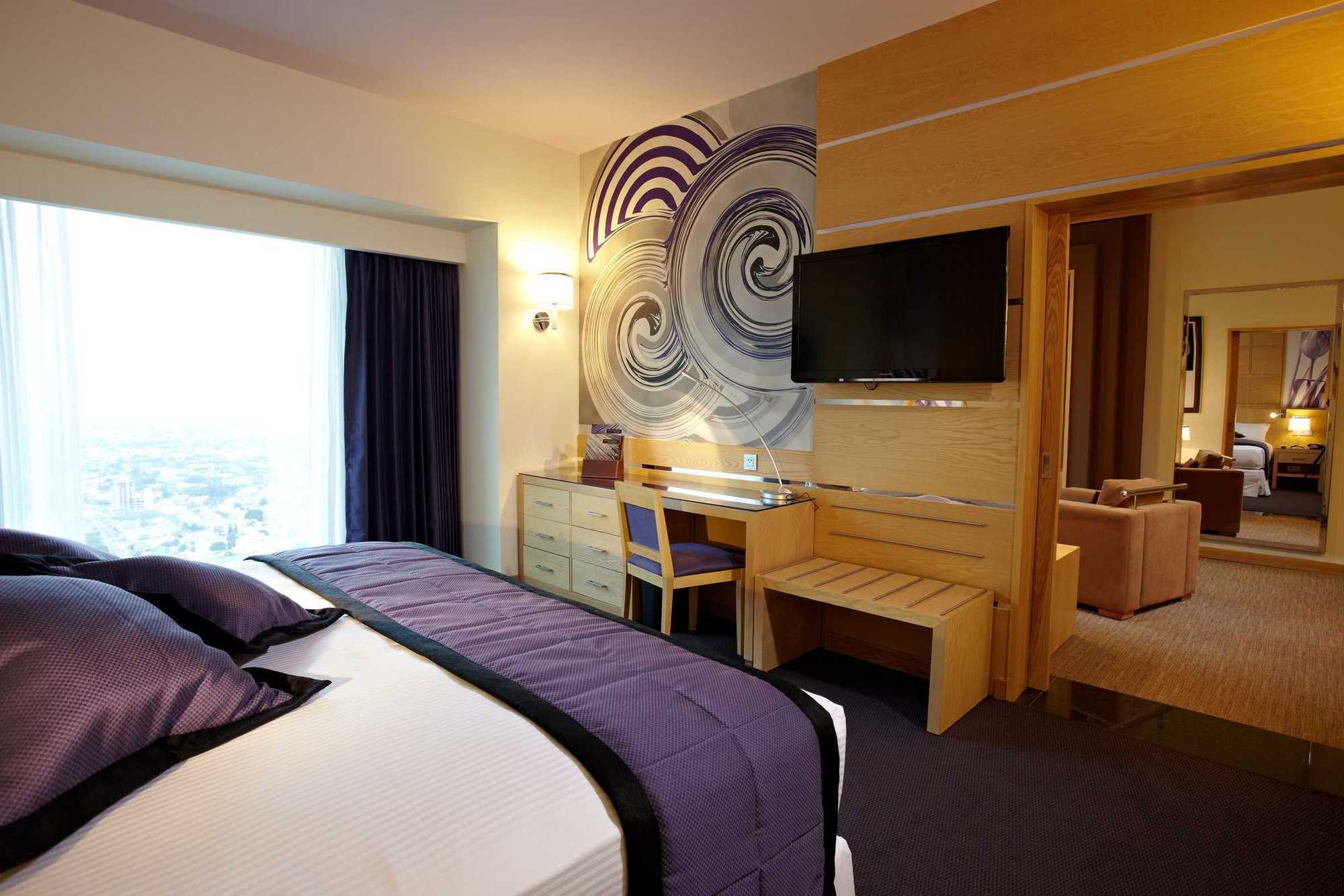 Riu Plaza Guadalajara Hotell Exteriör bild